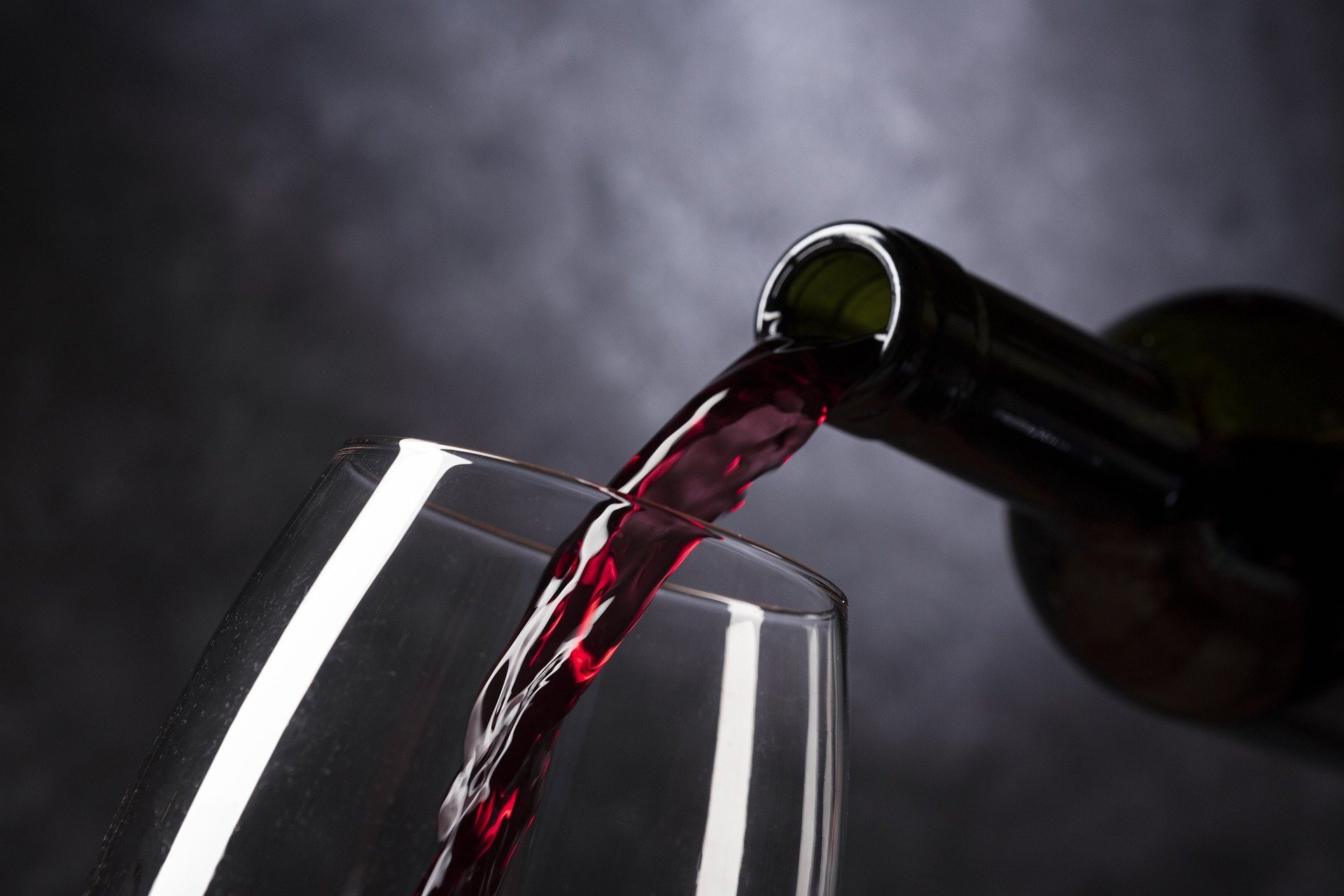 SI PUO' CONSERVARE IL VINO SOTTOVUOTO E PERCHE' FARLO?